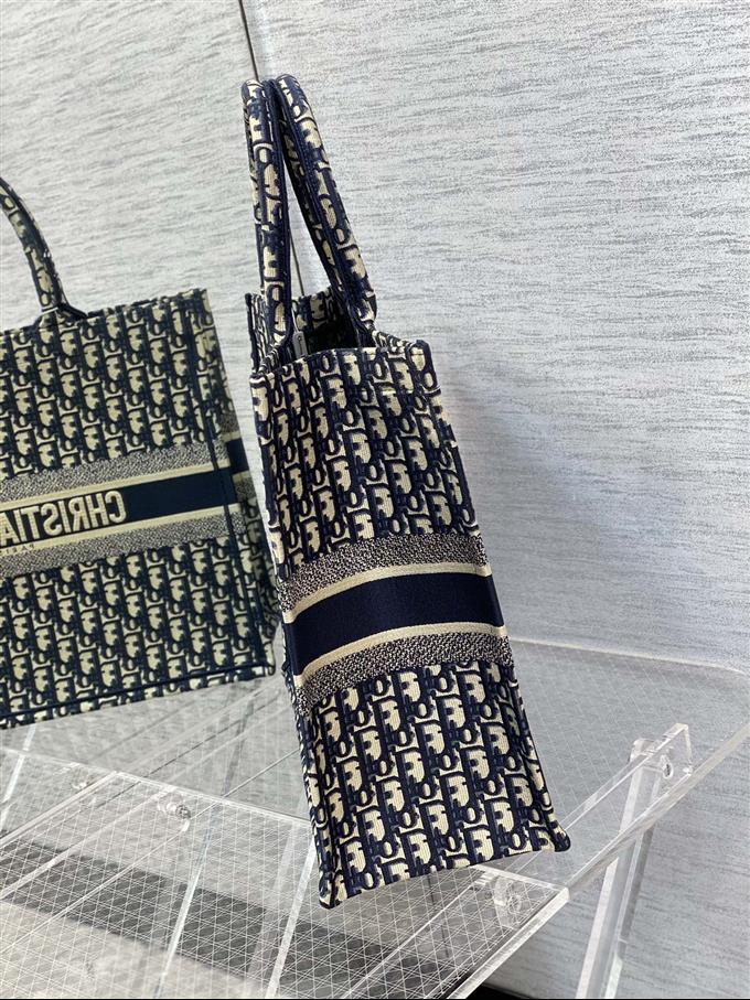 2025228Y600P212144889