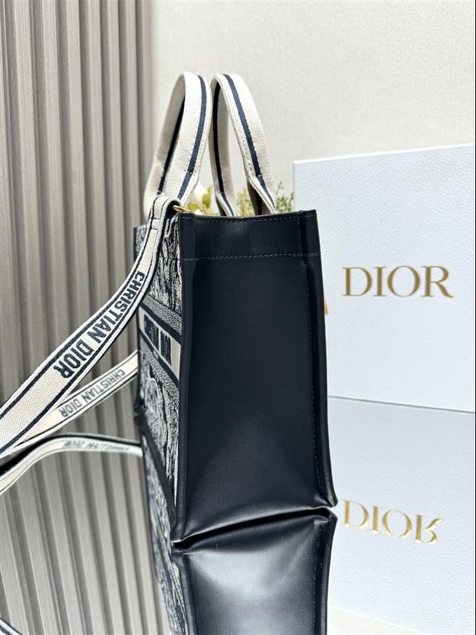 2025228Y650P203828156