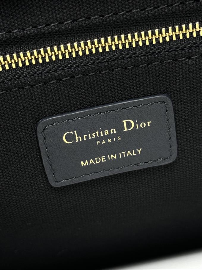 2025228Y650P203828172