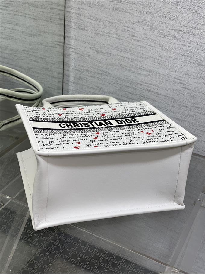 2025228Y650P21224551