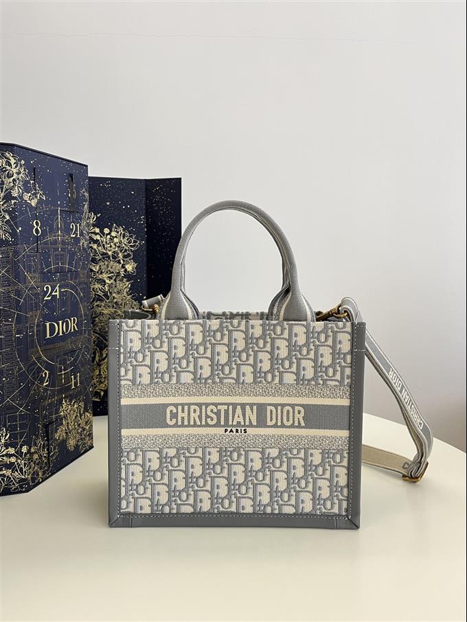 2025228Y650P21225735