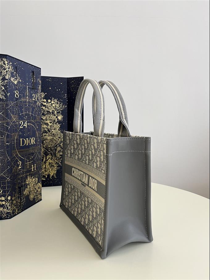 2025228Y650P21225811