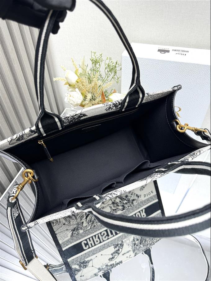 2025228Y700P203829476