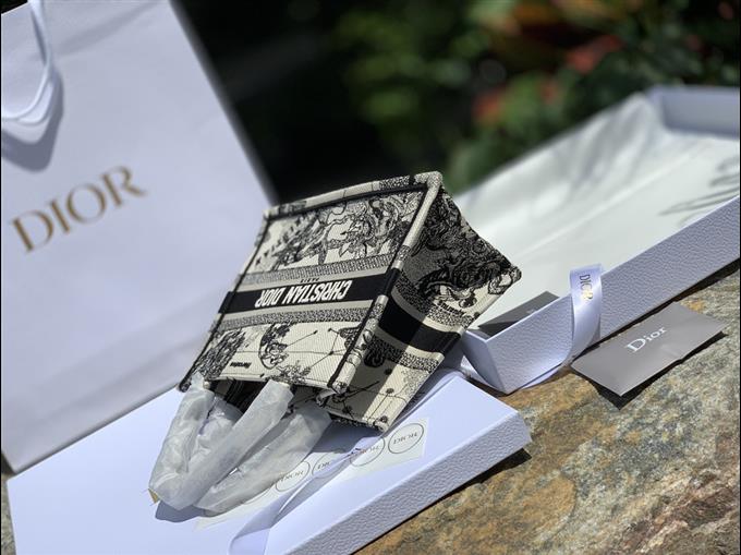 2025228Y700P212145441