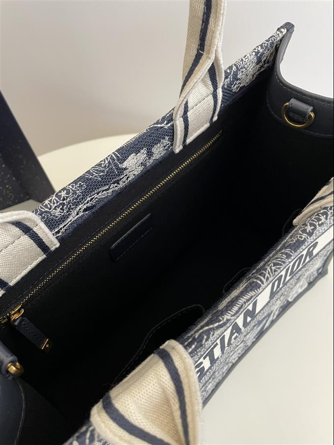 2025228Y700P212210538