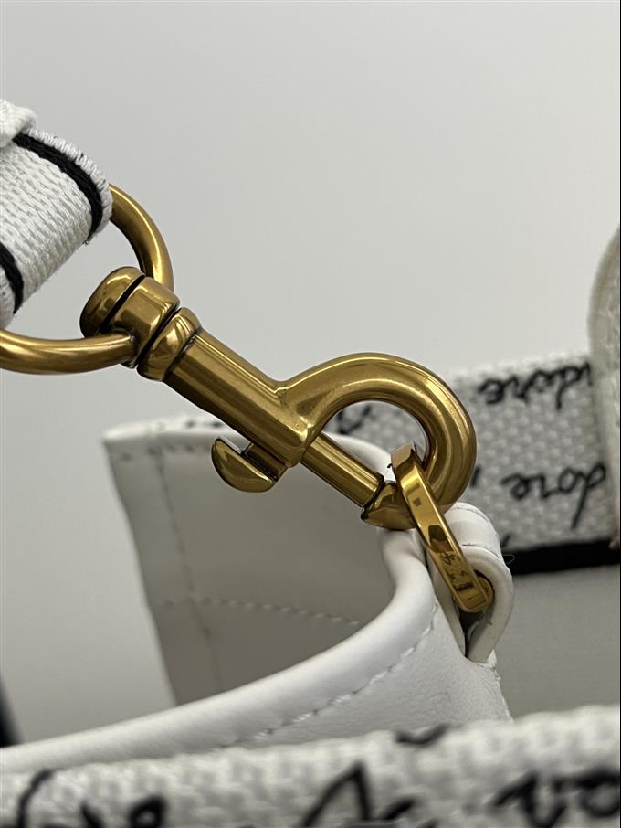 2025228Y700P21228471