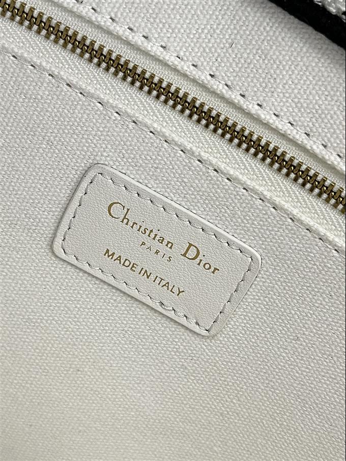 2025228Y700P21228549