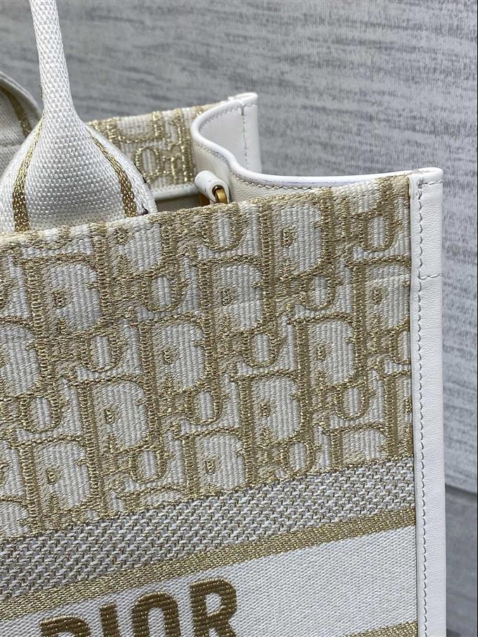 2025228Y700P21228891