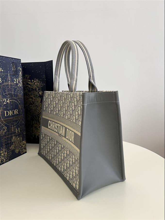 2025228Y700P21229579