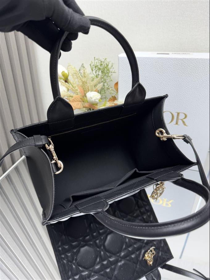 2025228Y750P203829760