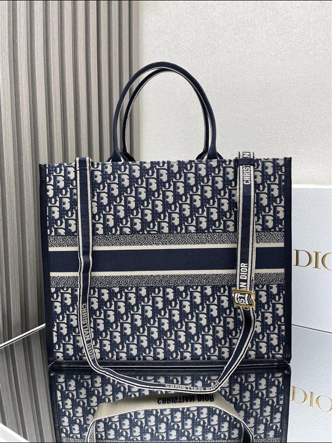 2025228Y750P203829981