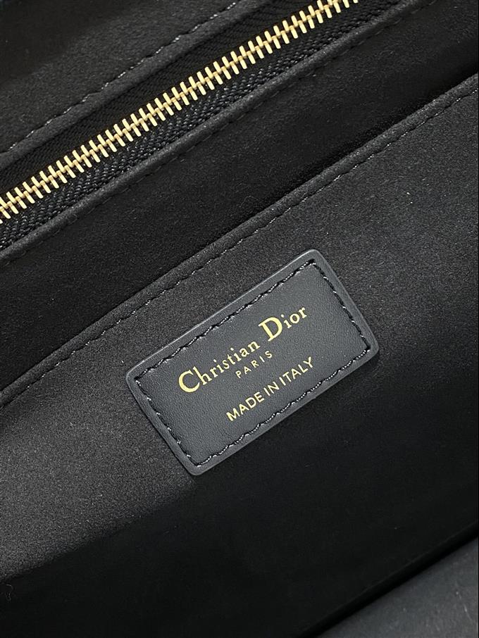 2025228Y750P212148228