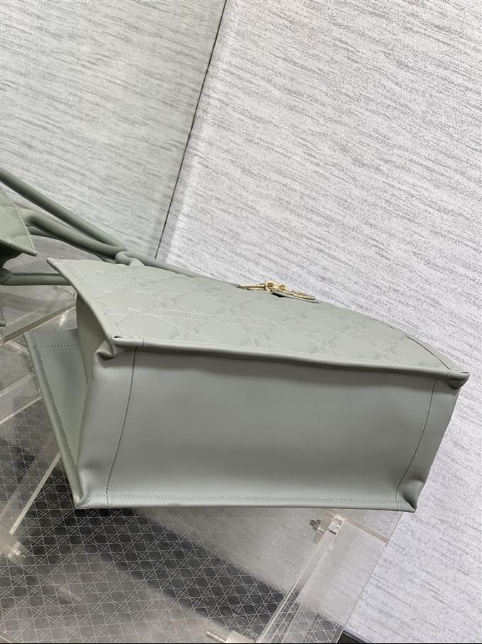 2025228Y800P212148904