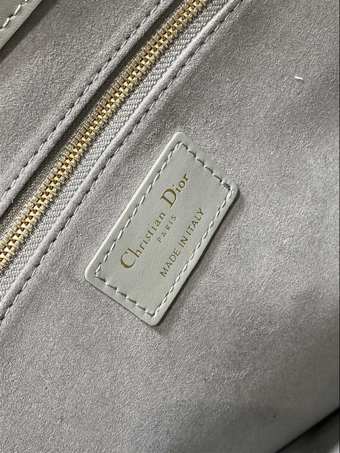 2025228Y800P212148936