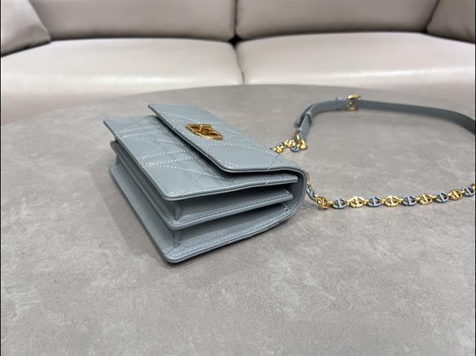 2025228Y600P222128136