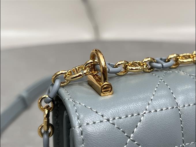 2025228Y600P22212890