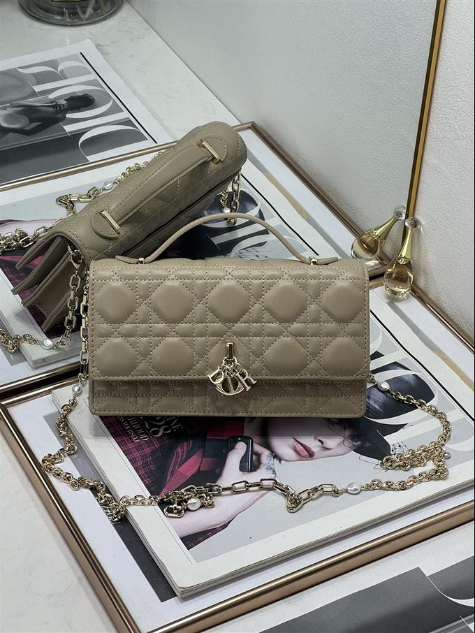 2025228Y600P222151445