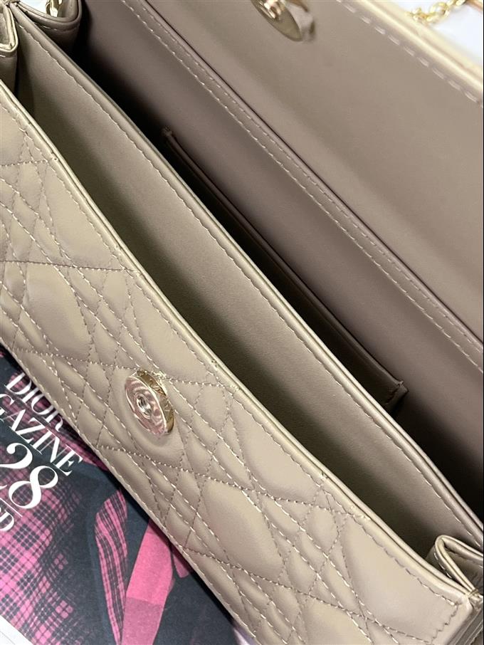 2025228Y600P222151572