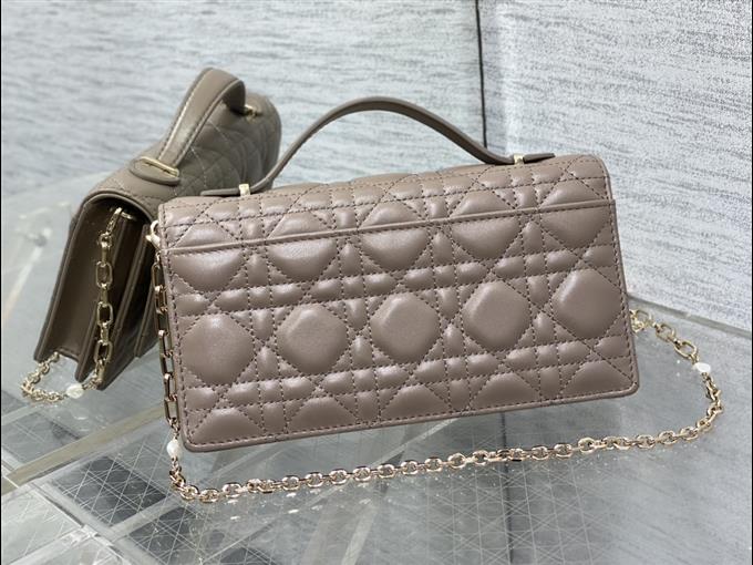 2025228Y600P222152344