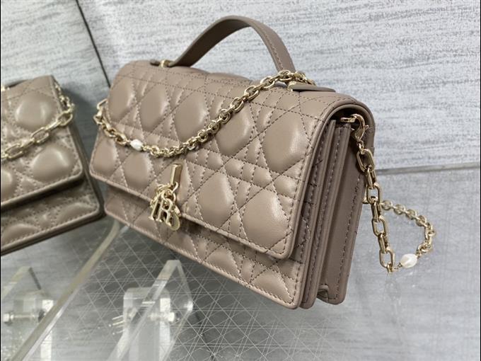 2025228Y600P222152360