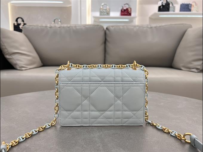 2025228Y650P222129136