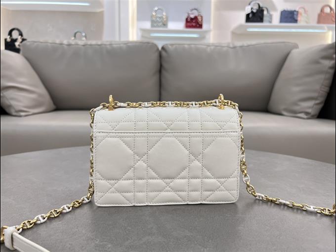 2025228Y650P222129418