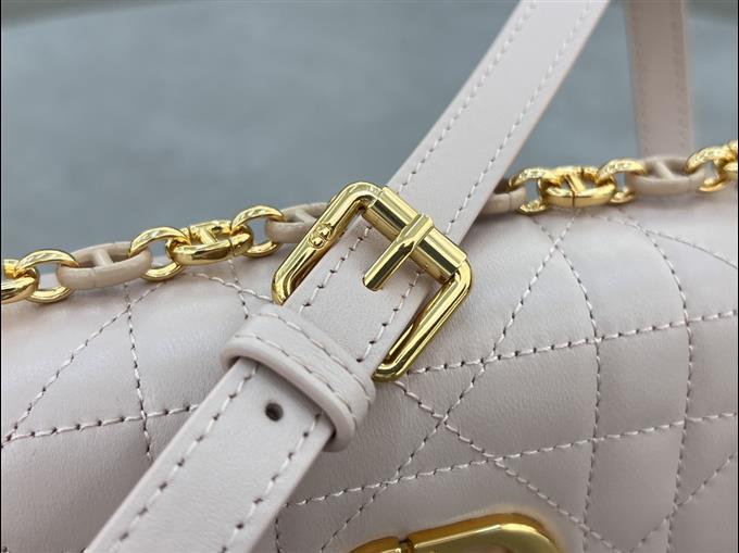 2025228Y650P222129573