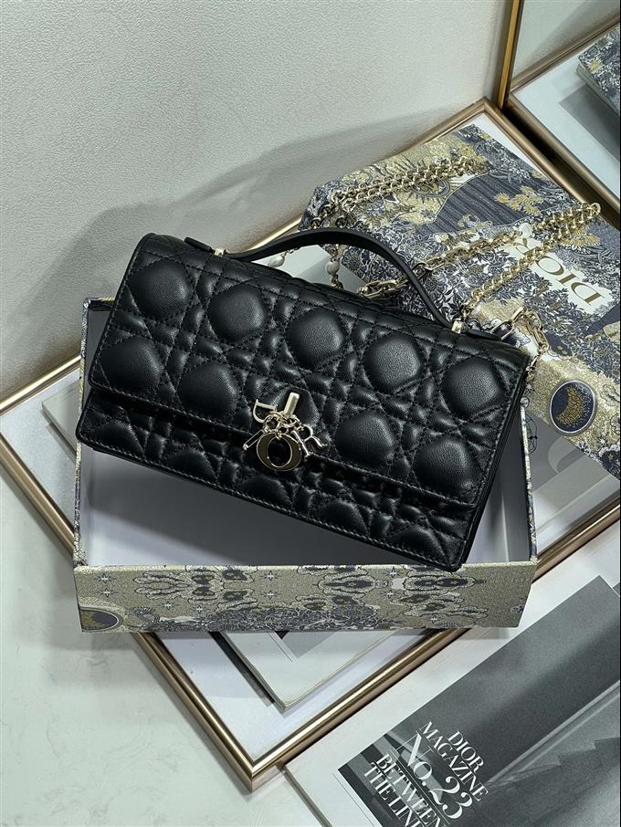 2025228Y650P222149195