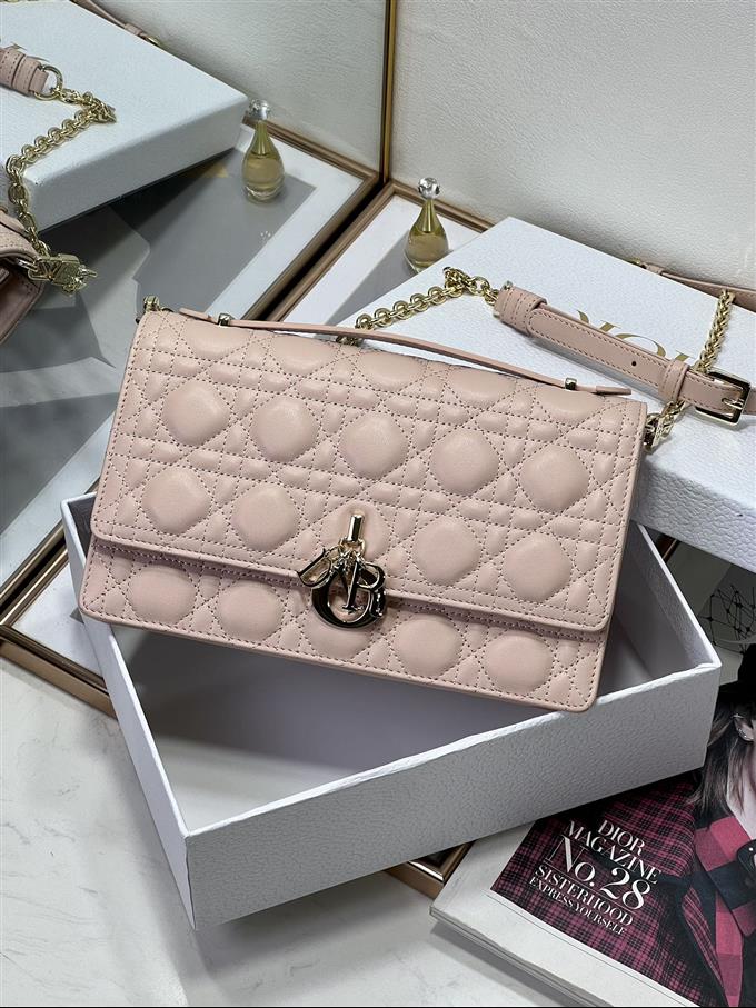 2025228Y650P222153575