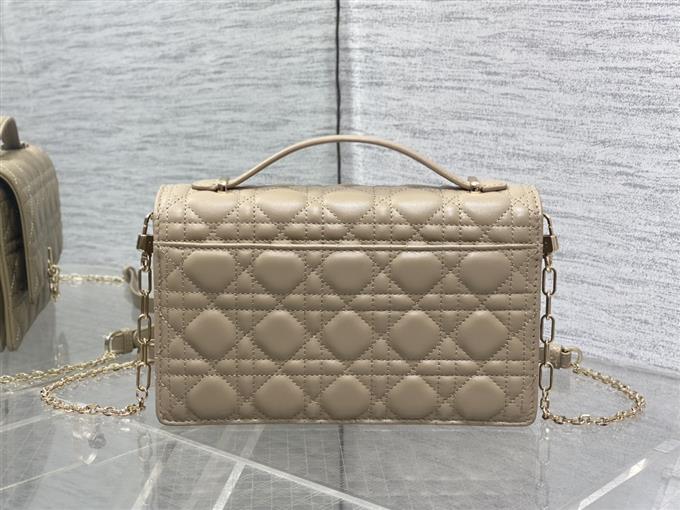 2025228Y650P222153746