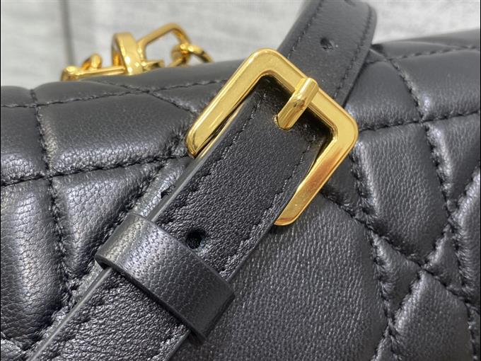 2025228Y700P221926471