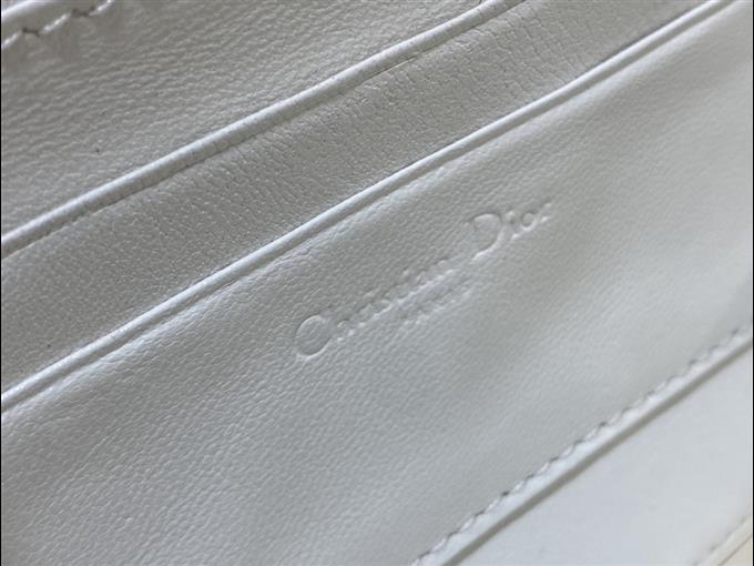 2025228Y700P221926943