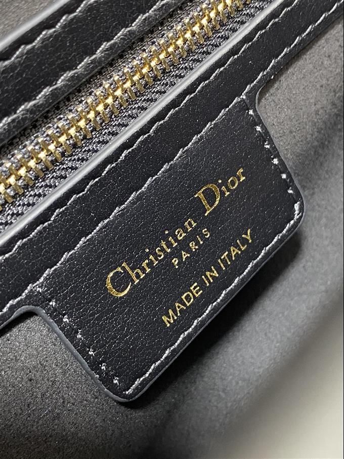 2025228Y700P221927366