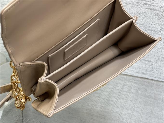 2025228Y700P22192768