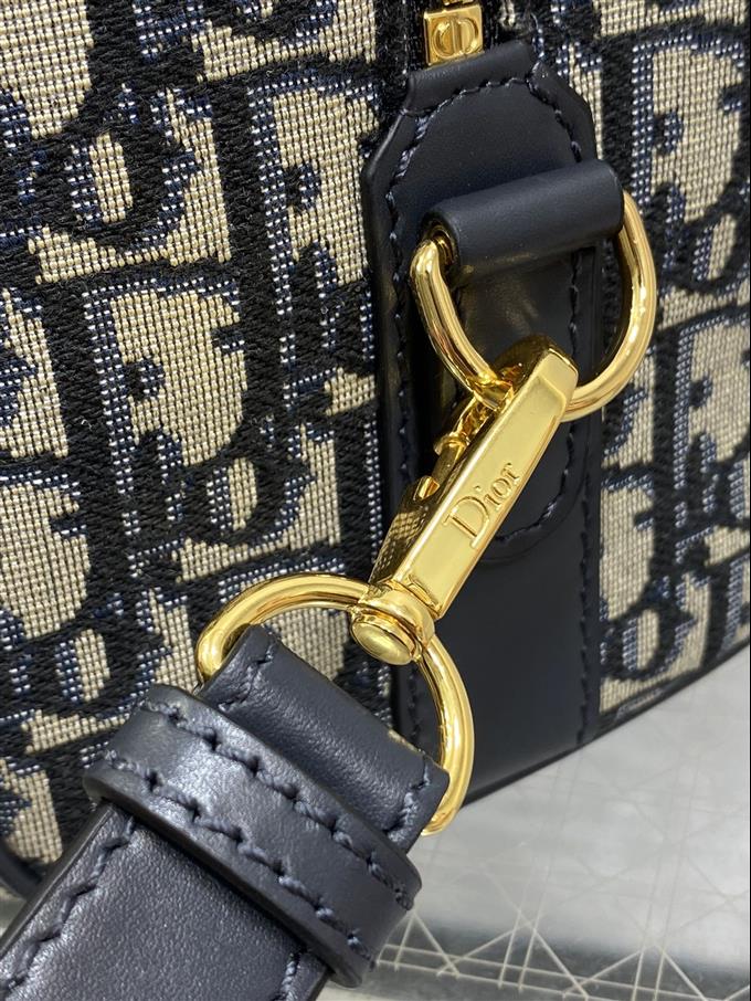 2025228Y600P211426996