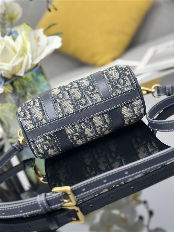 2025228Y600P211431107