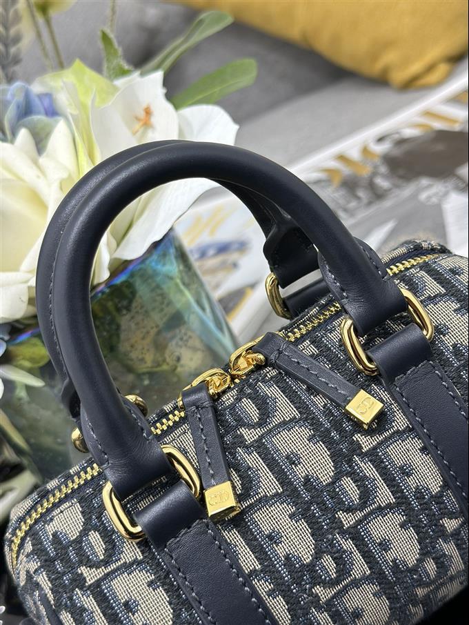 2025228Y600P211431122