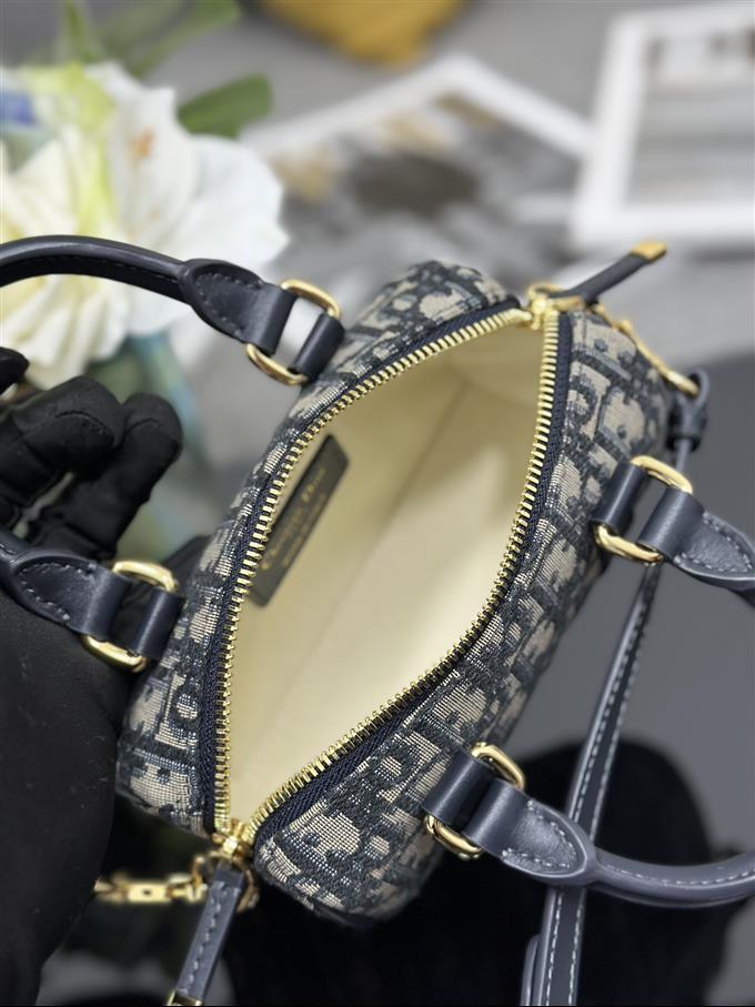 2025228Y600P211431169