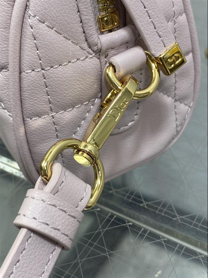 2025228Y620P211427402