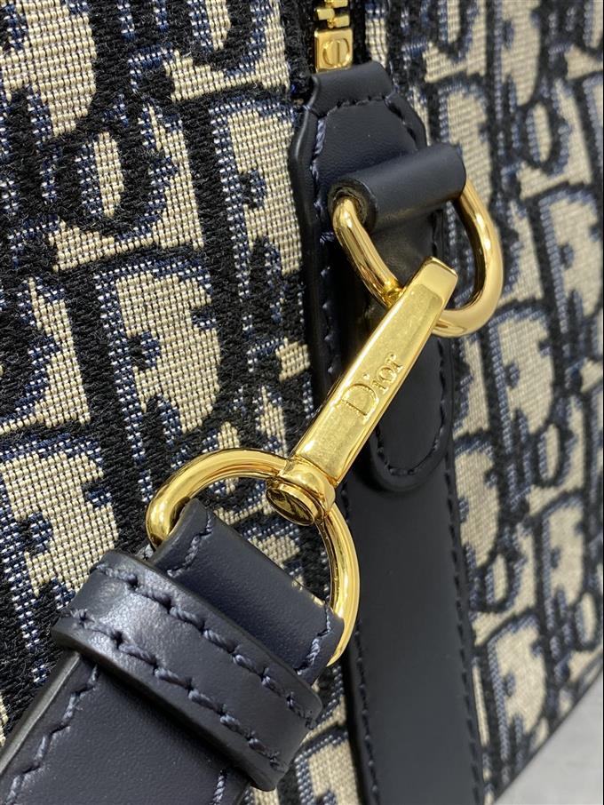 2025228Y650P211428122