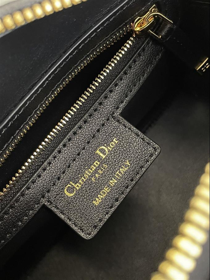 2025228Y680P211432643