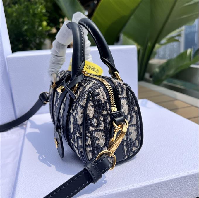 2025228Y700P211428816