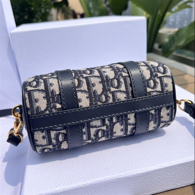 2025228Y700P211428832