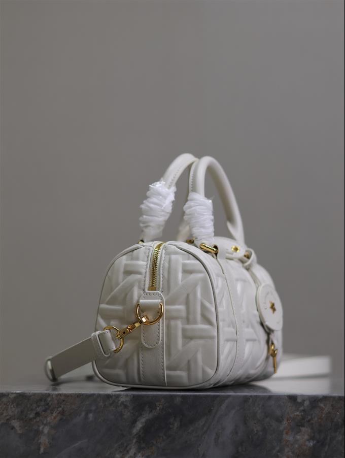 2025228Y700P211428942