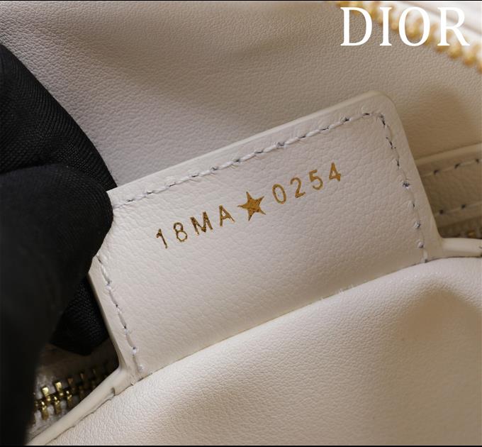 2025228Y700P211432908