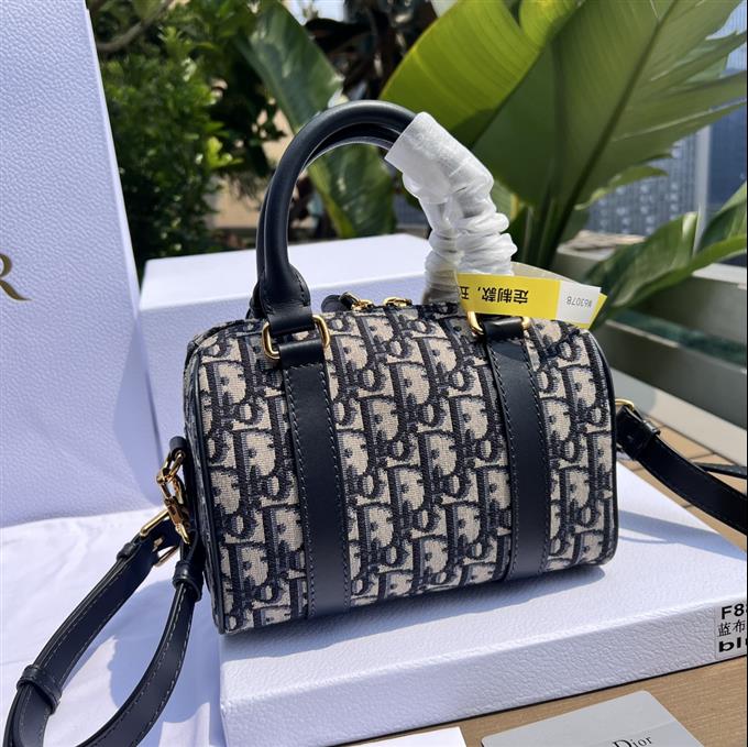 2025228Y750P211430379