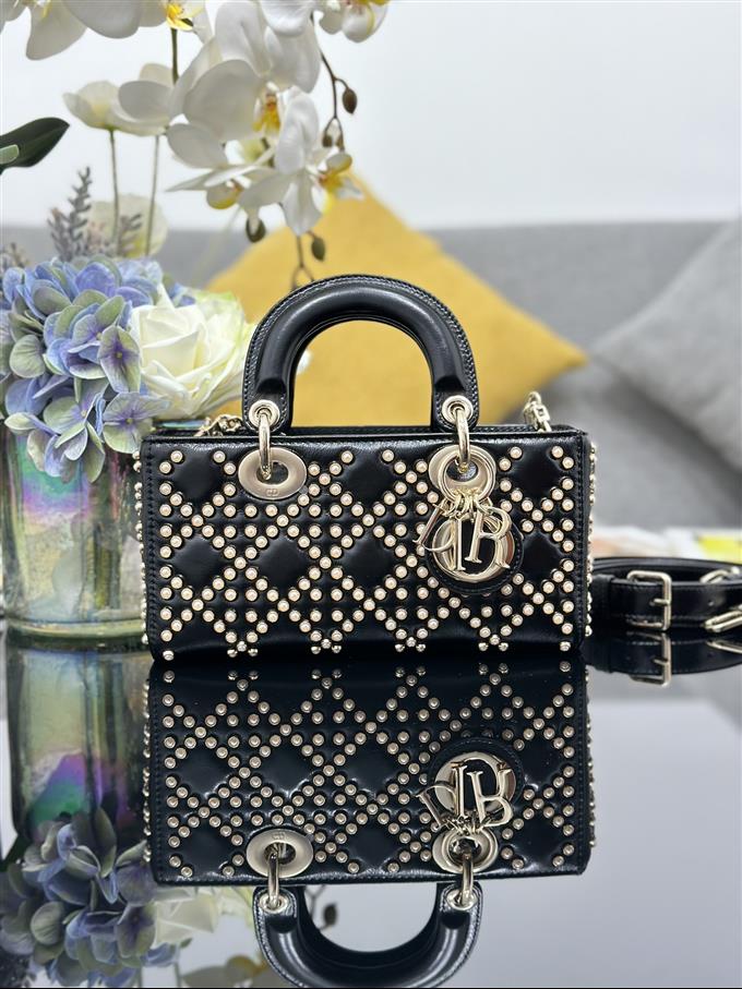 2025228Y1030P204517313