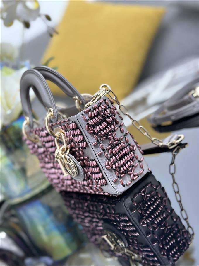 2025228Y1100P20457949