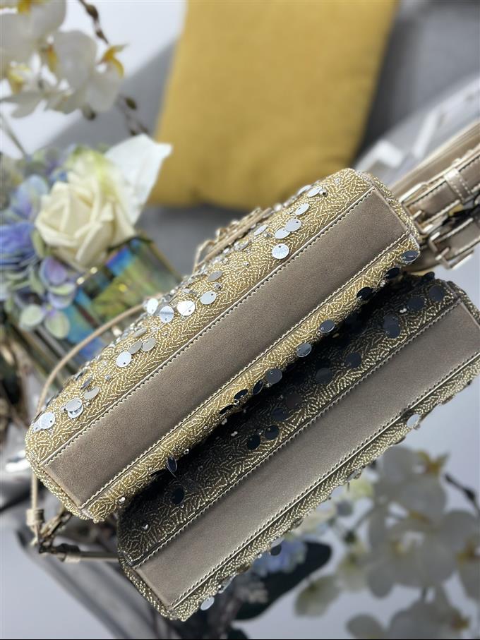 2025228Y1750P204519518