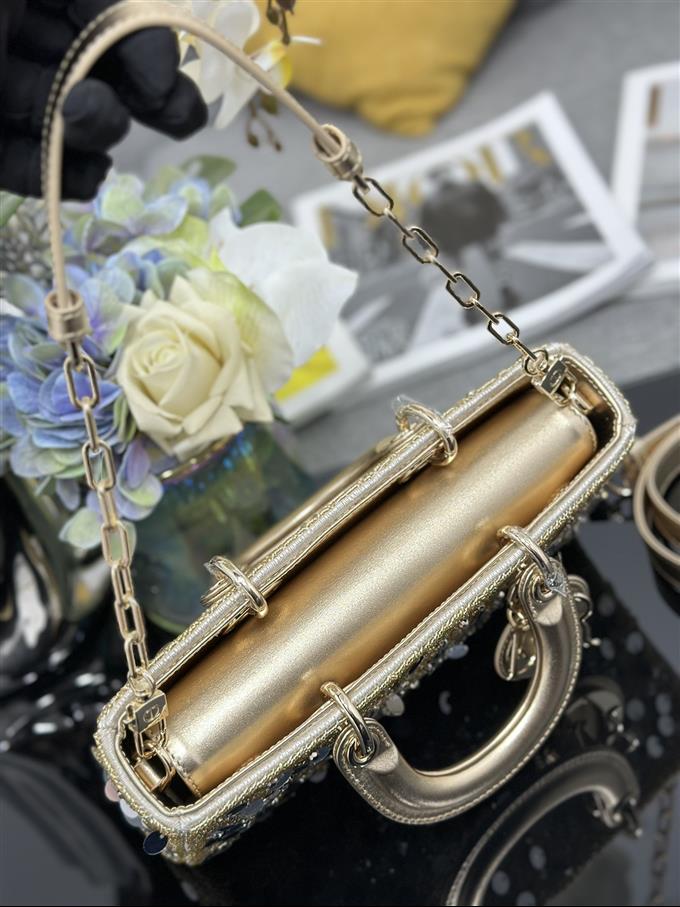 2025228Y1750P204519533